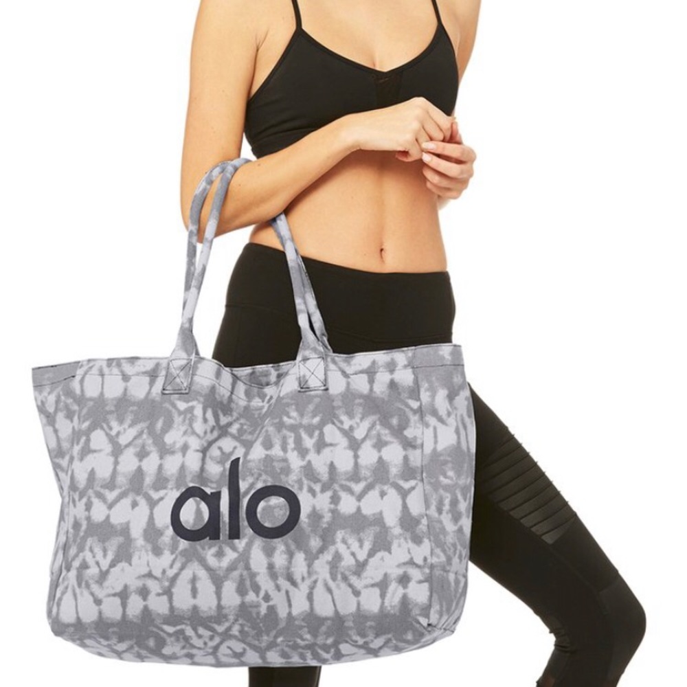 🆕 Alo Yoga Oversized Shopper Tote